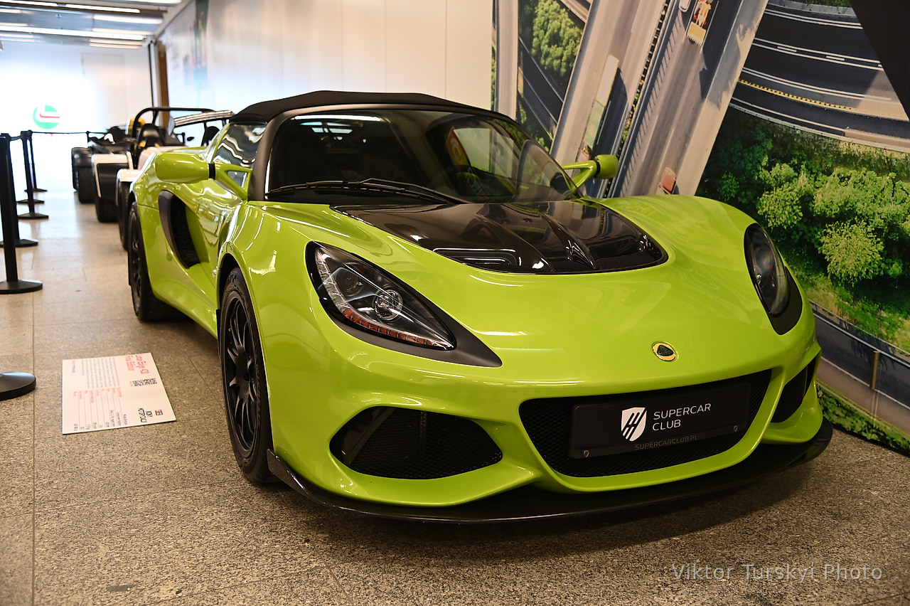 Warsaw Cars Exhibition — photo 10